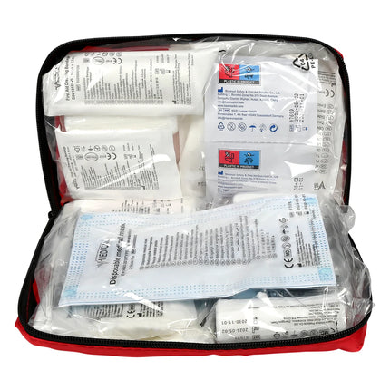 44-delige EHBO-set voor de auto volgens DIN 13164:2022 in rode opbergtas